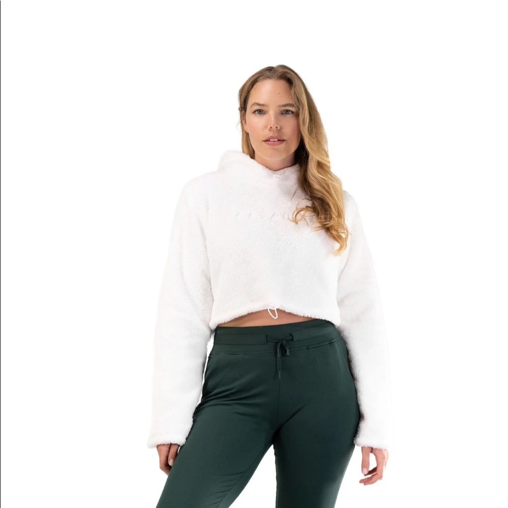NEW Balance Athletica Cropped Sherpa